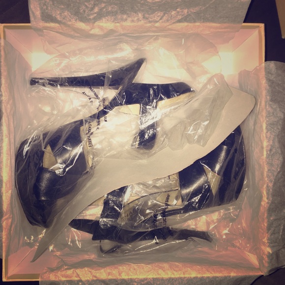 Michael Kors Oksana Sandal - Picture 1 of 6